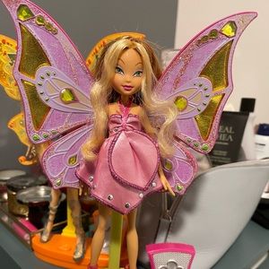 Winx Enchantix Flora doll Mattel